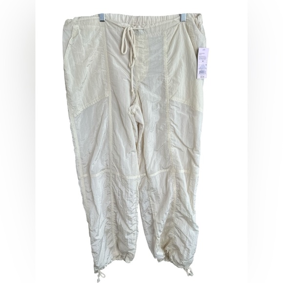 Wild Fable Women's High Rise Wide Leg Parachute Pants Light Beige - Picture 1 of 2